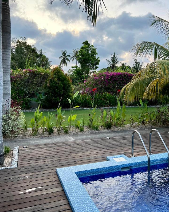 Burudika Bungalows Selong Belanak Exteriör bild