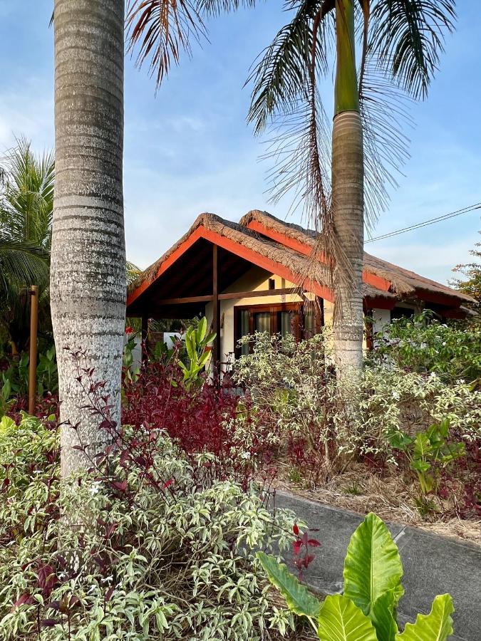 Burudika Bungalows Selong Belanak Exteriör bild